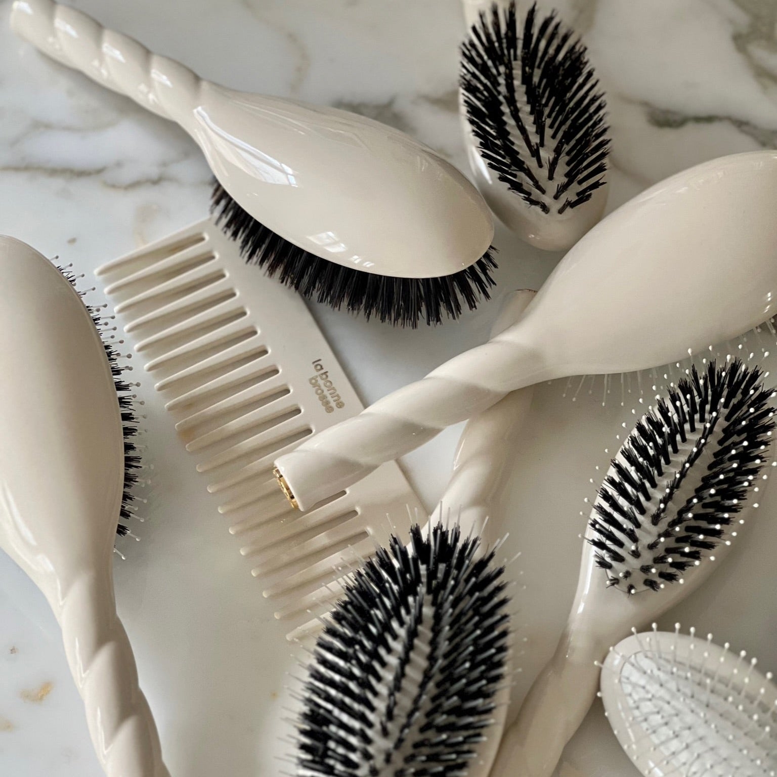 La Bonne Brosse - N.01 The Shine & Care Hair Brush - Creamy White