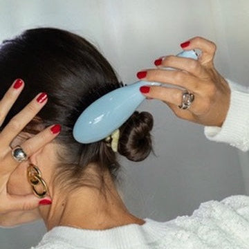 La Bonne Brosse - N.02 Small Care & Detangling Hair Brush - Light Blue