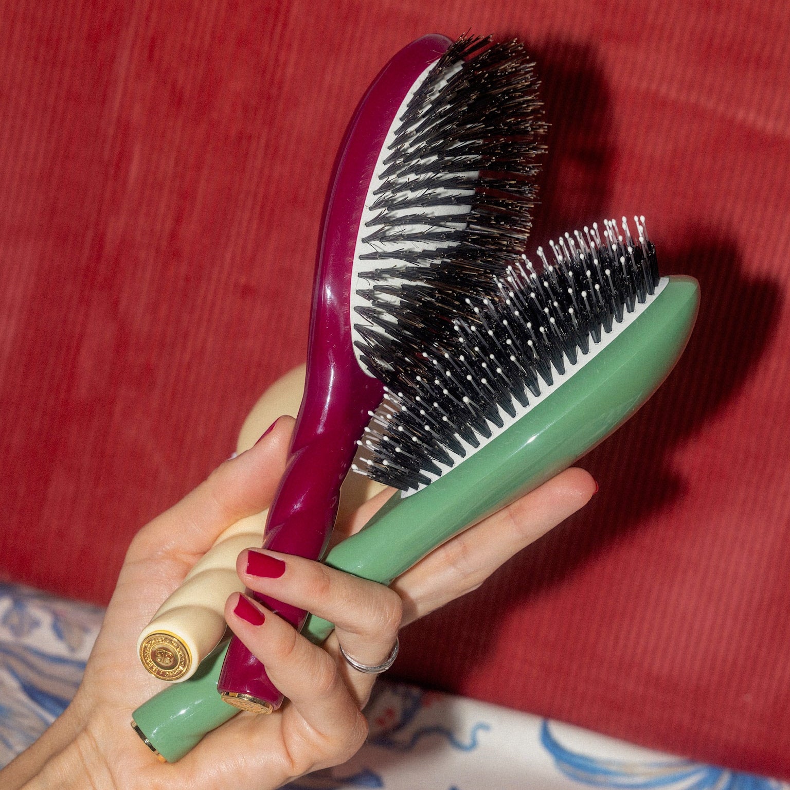 La Bonne Brosse - N.03 The Essential Gentle Scalp Care Hair Brush - Almond Green