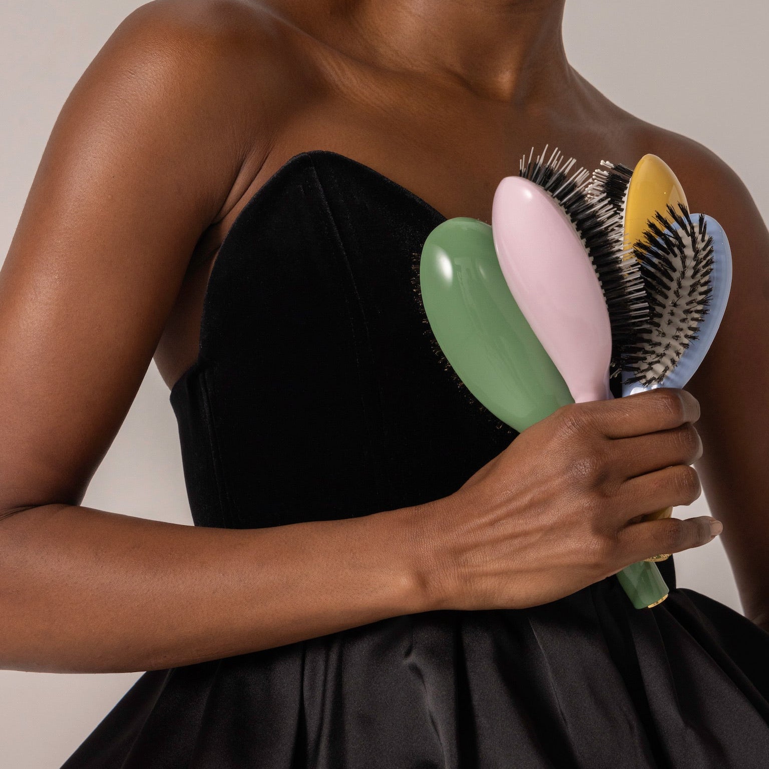 La Bonne Brosse - N.03 The Essential Gentle Scalp Care Hair Brush - Lilac Pink