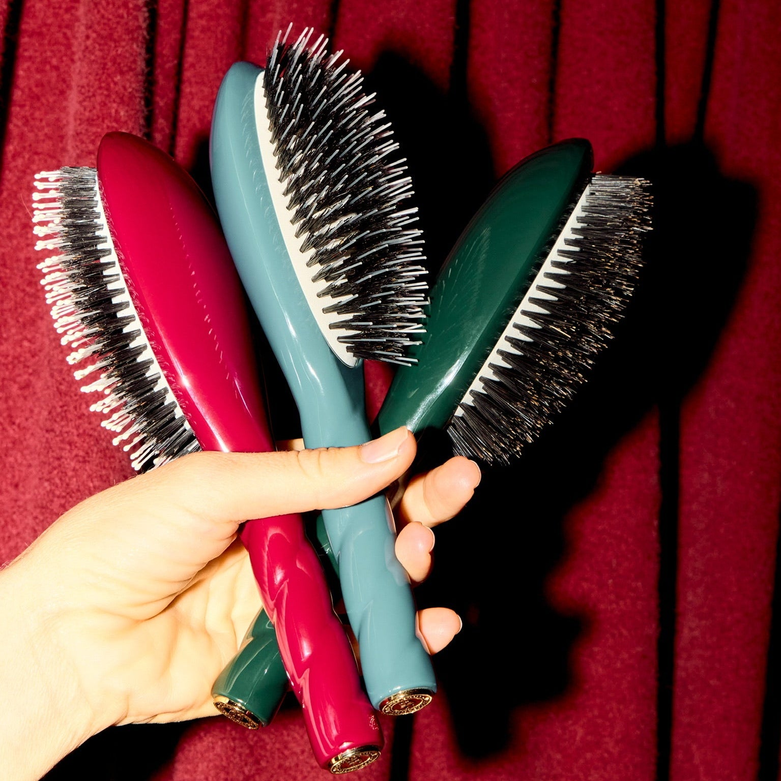 La Bonne Brosse - N.02 The Care & Detangling Hair Brush - Cherry Red