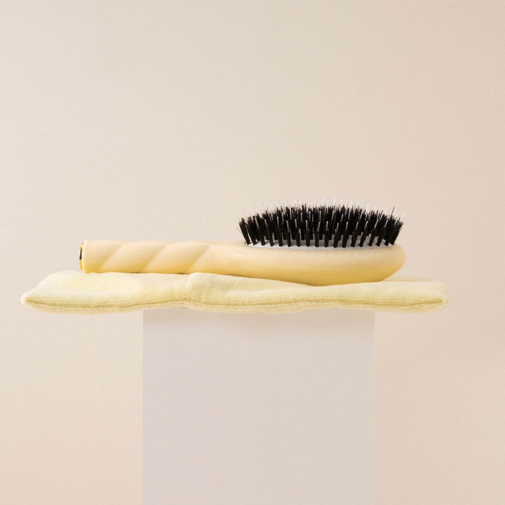 La Bonne Brosse - N.01 Small Shine & Care Hair Brush - Ivory Cair
