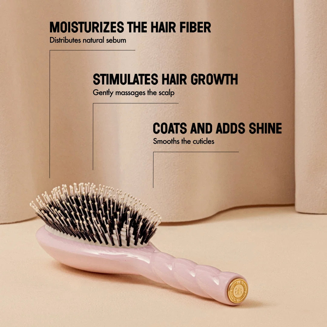 La Bonne Brosse - N.03 The Essential Gentle Scalp Care Hair Brush - Lilac Pink