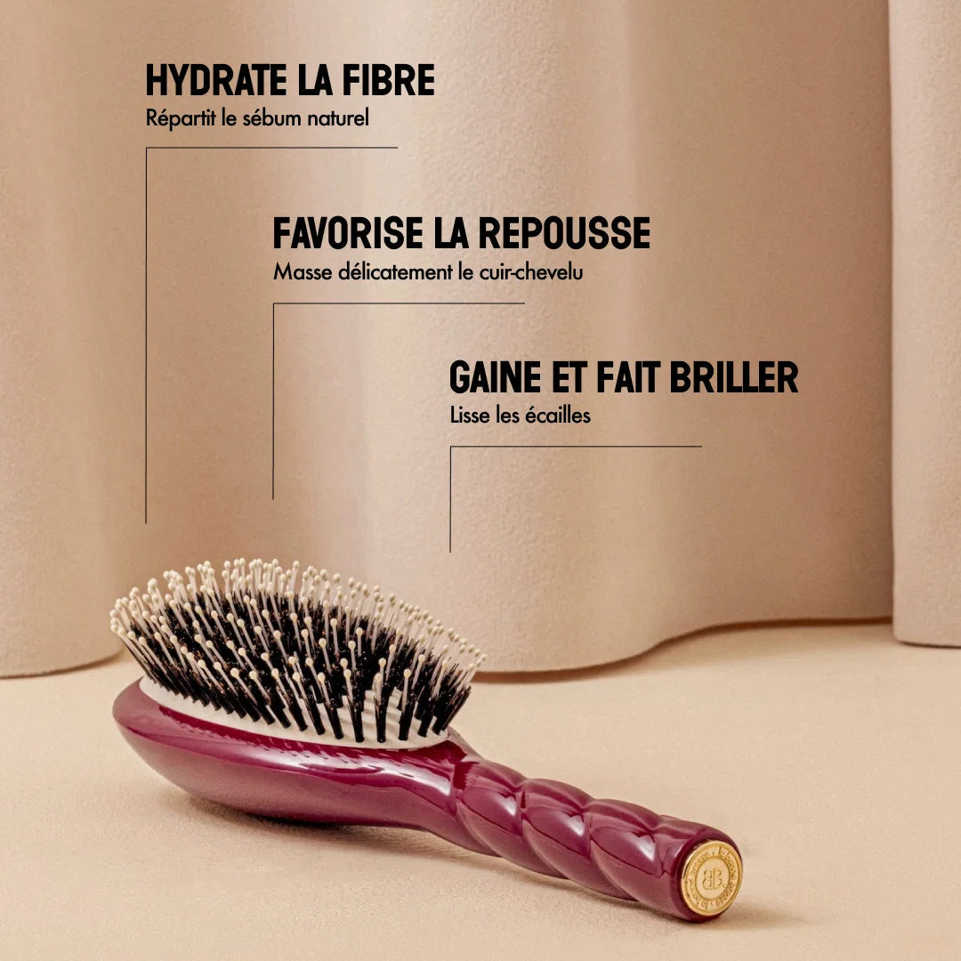 La Bonne Brosse - N.03 Small Essential Gentle Scalp Care Hair Brush - Cherry Red
