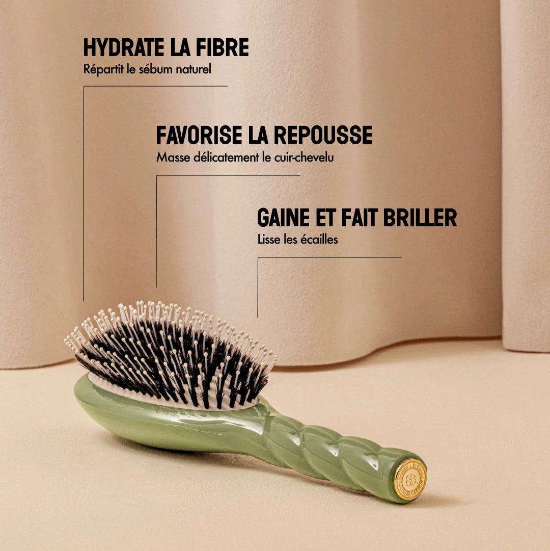 La Bonne Brosse - N.03 Small Essential Gentle Scalp Care Hair Brush - Almond Green