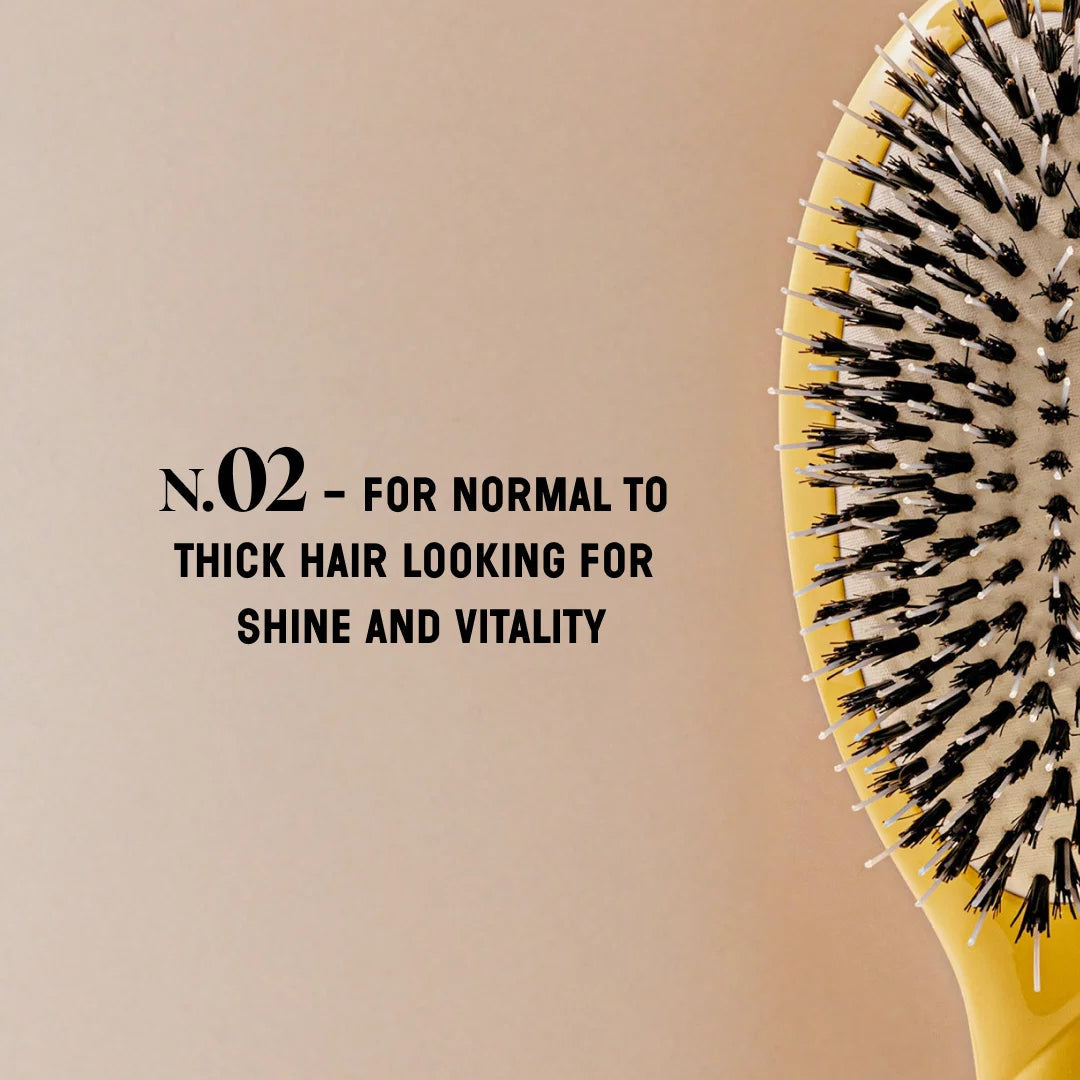 La Bonne Brosse - N.02 The Care & Detangling Hair Brush - Saffron Yellow