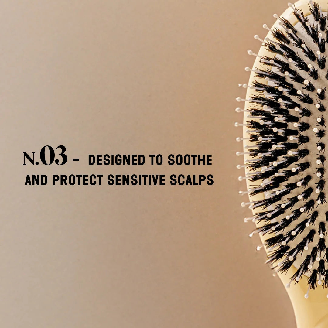 La Bonne Brosse - N.03 Small Essential Gentle Scalp Care Hair Brush - Ivory Cair