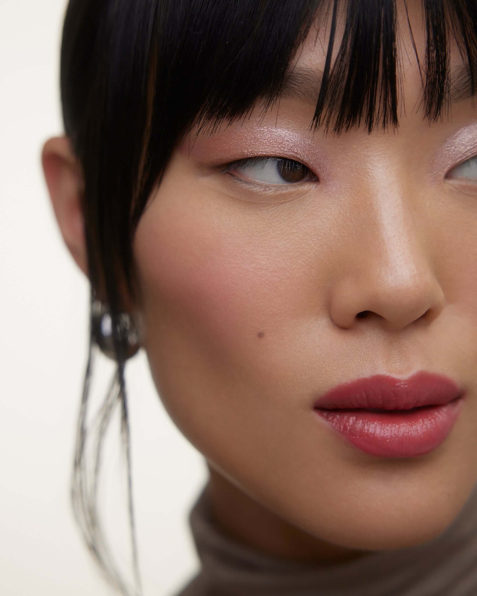 La Lumière Liquid Eyeshadow - Living Beauty