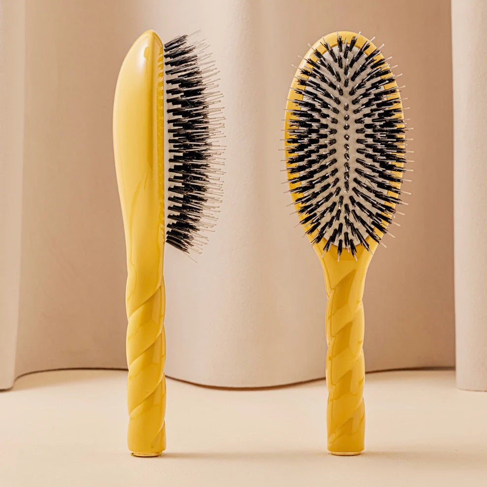 N.02 The Care & Detangling Hair Brush - Saffron Yellow - Living Beauty