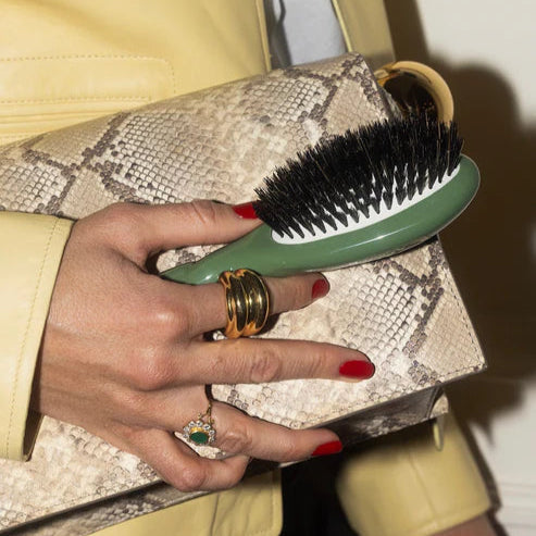 N.01 Small Shine & Care Hair Brush - Almond Green - Living Beauty