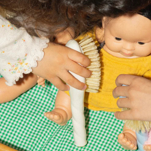 N.06 Kids Hair Brush Creamy White - Living Beauty