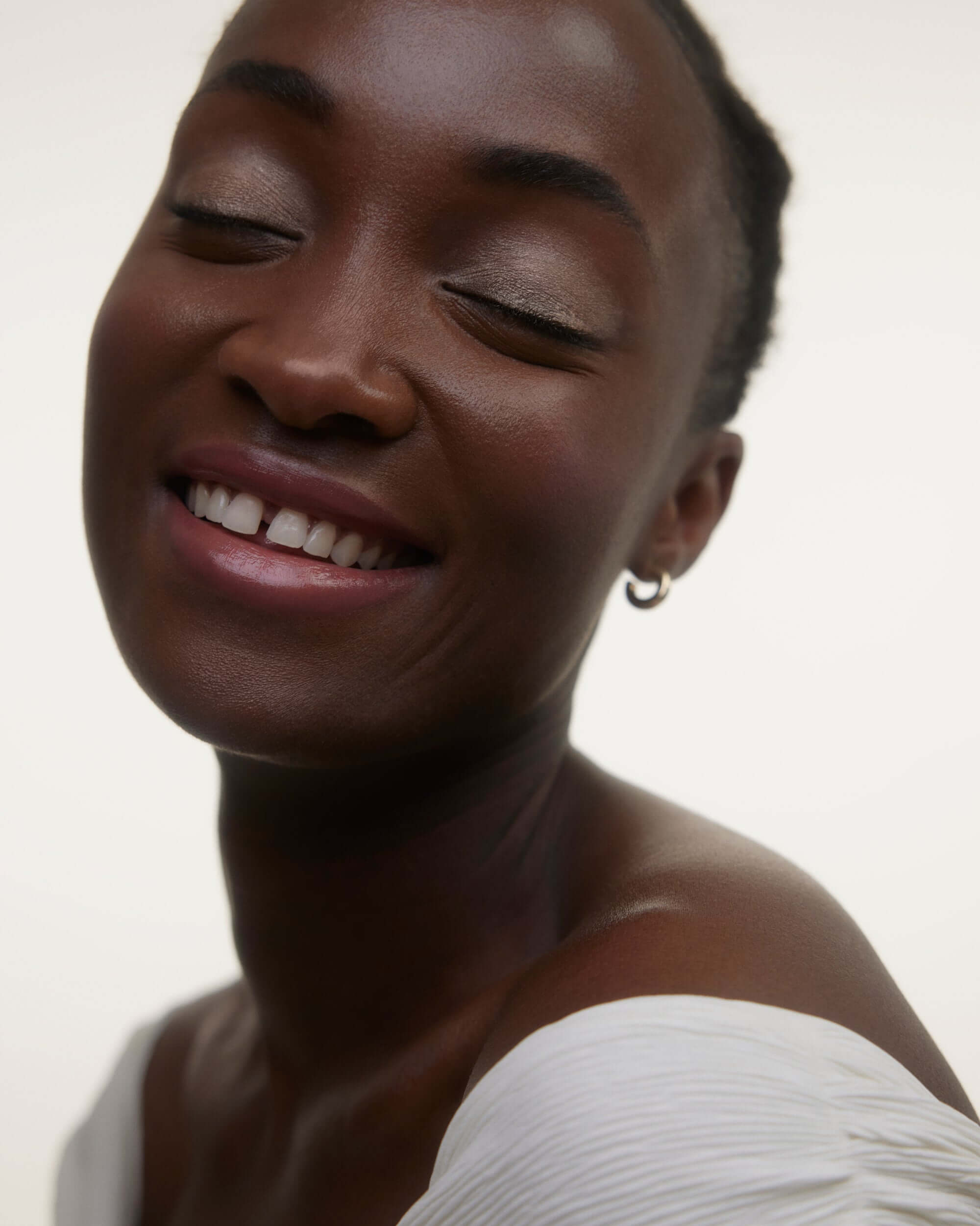 La Lumière Liquid Eyeshadow - Living Beauty