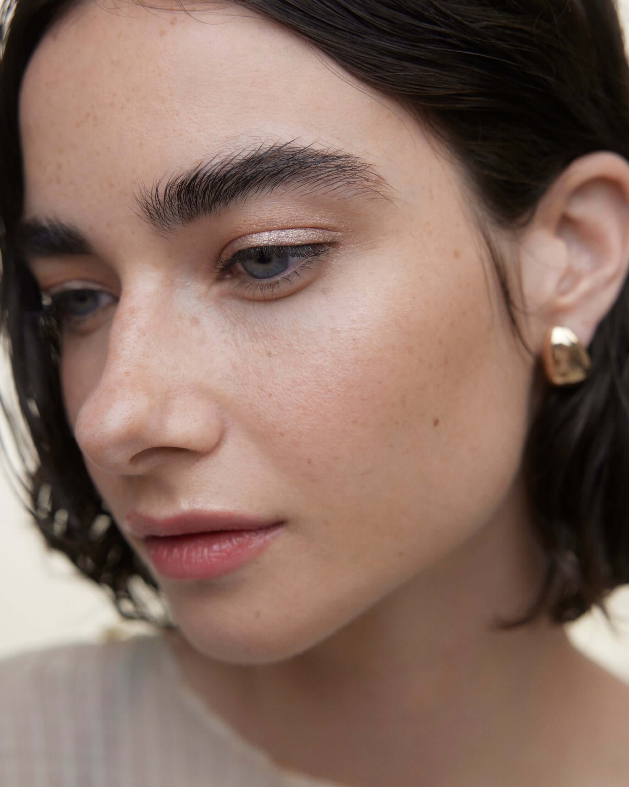 La Lumière Liquid Eyeshadow - Living Beauty